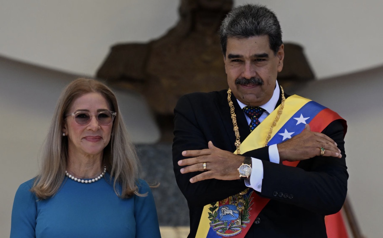 ¿Quién paga la defensa? El dilema legal que paraliza el avance del juicio contra Nicolás Maduro