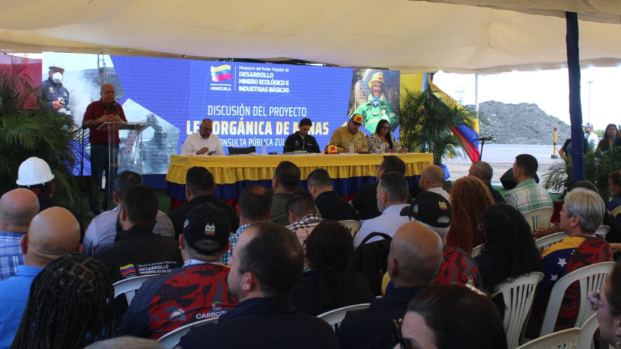 Mineros y expertos zulianos debatieron Ley orgánica de minería