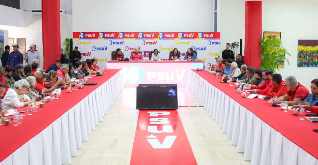 Delcy Rodríguez lidera encuentro del PSUV antes de la Consulta Popular del 8M