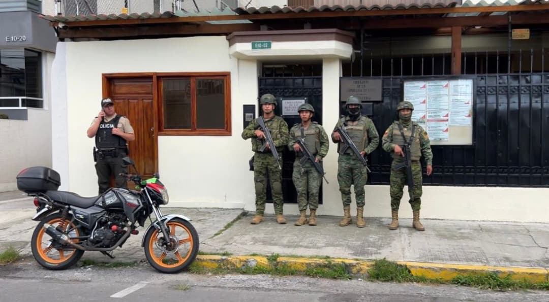 Cuba rechaza expulsión de su personal diplomático en Ecuador