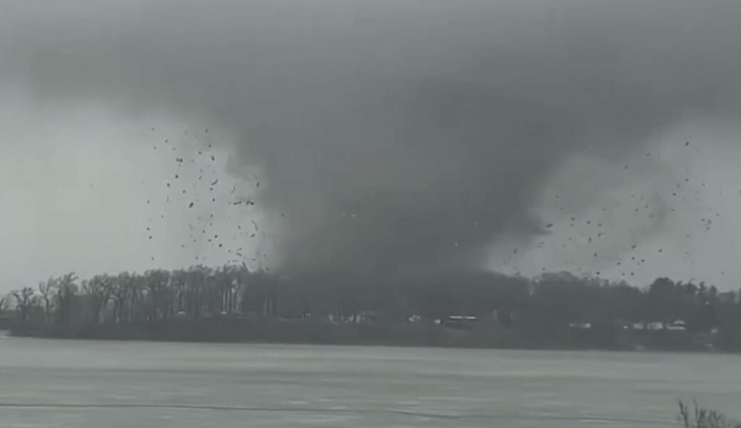 Michigan enfrenta la fuerza de la naturaleza: tornado deja muertos y heridos