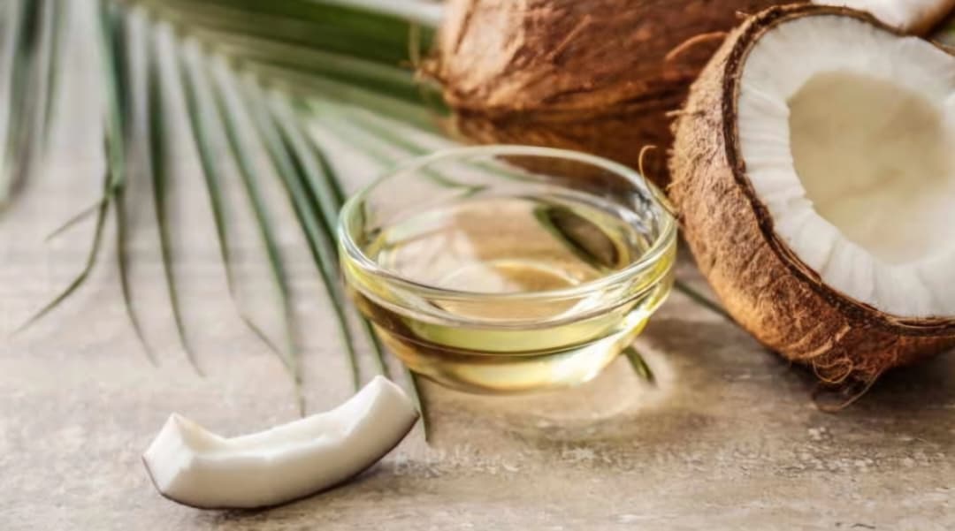 ¿Por qué muchas personas toman aceite de coco en ayunas? Conozca sus beneficios
