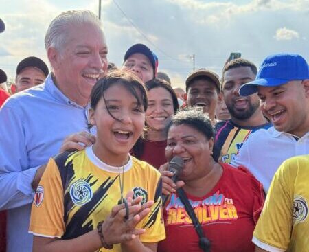 Autoridades inauguran complejo deportivo en El Palmar, estado Miranda