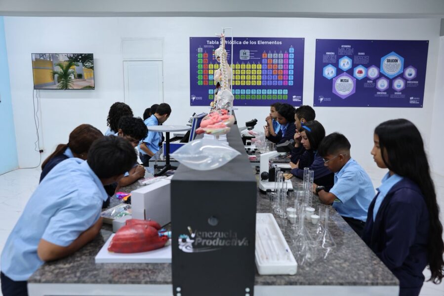 Estudiantes de la ETI Luis Razetti reciben plantel renovado y equipamiento tecnológico