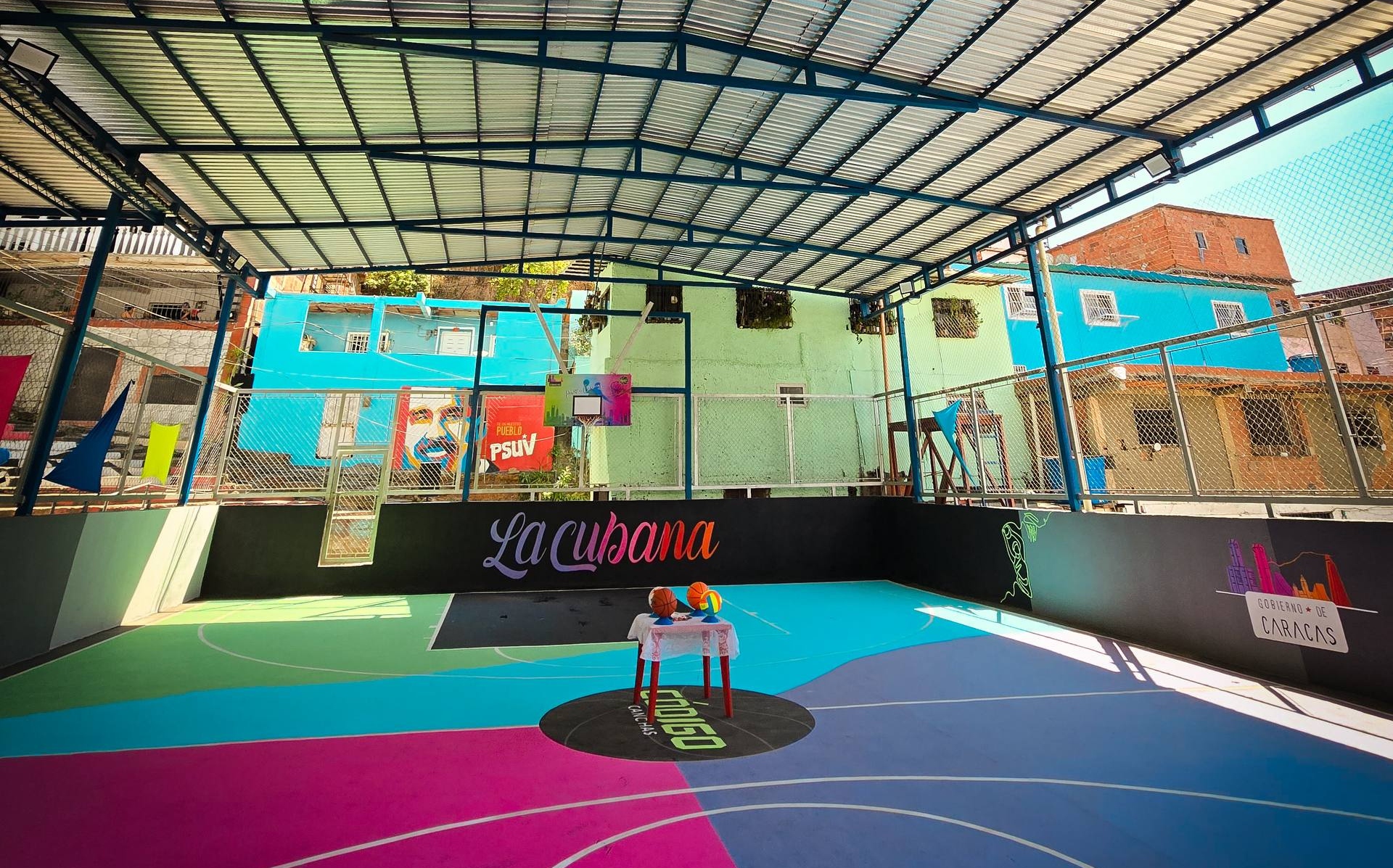 Entregan como nueva Cancha en el sector La Cubana en Gramoven Catia