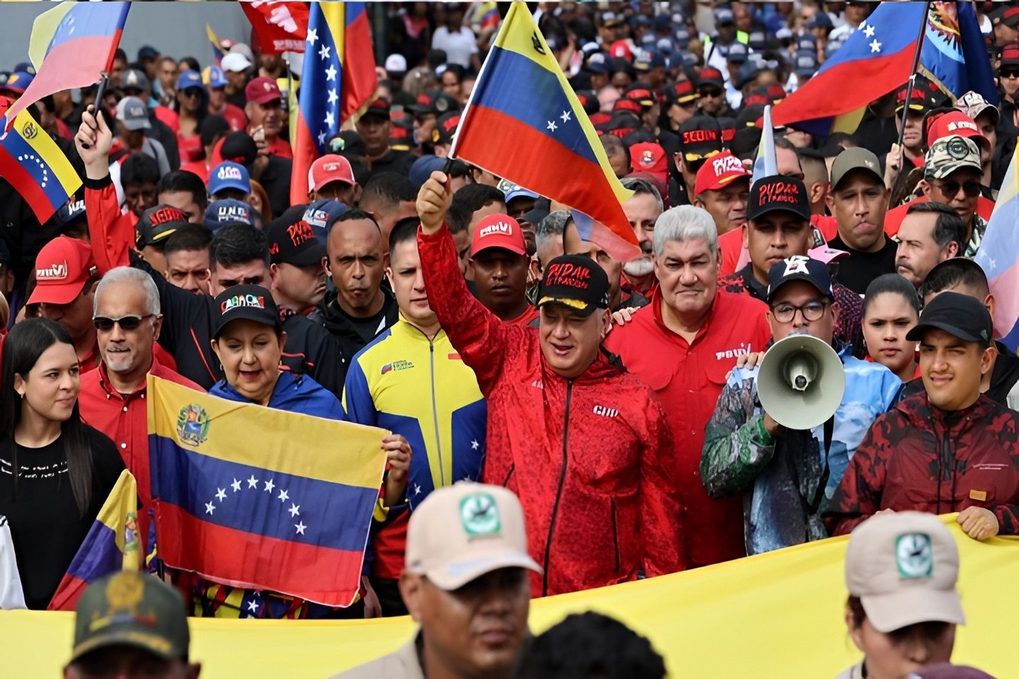 Diosdado Cabello enaltece el «circuito virtuoso» de la democracia participativa a 20 años de la Ley de Consejos Comunales