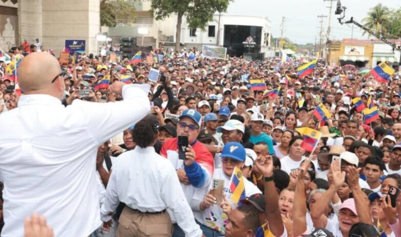 Delcy Rodríguez llama a marchar juntos por la paz