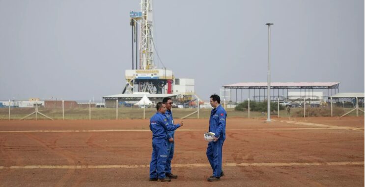 China descubre 225 yacimientos de petróleo y gas