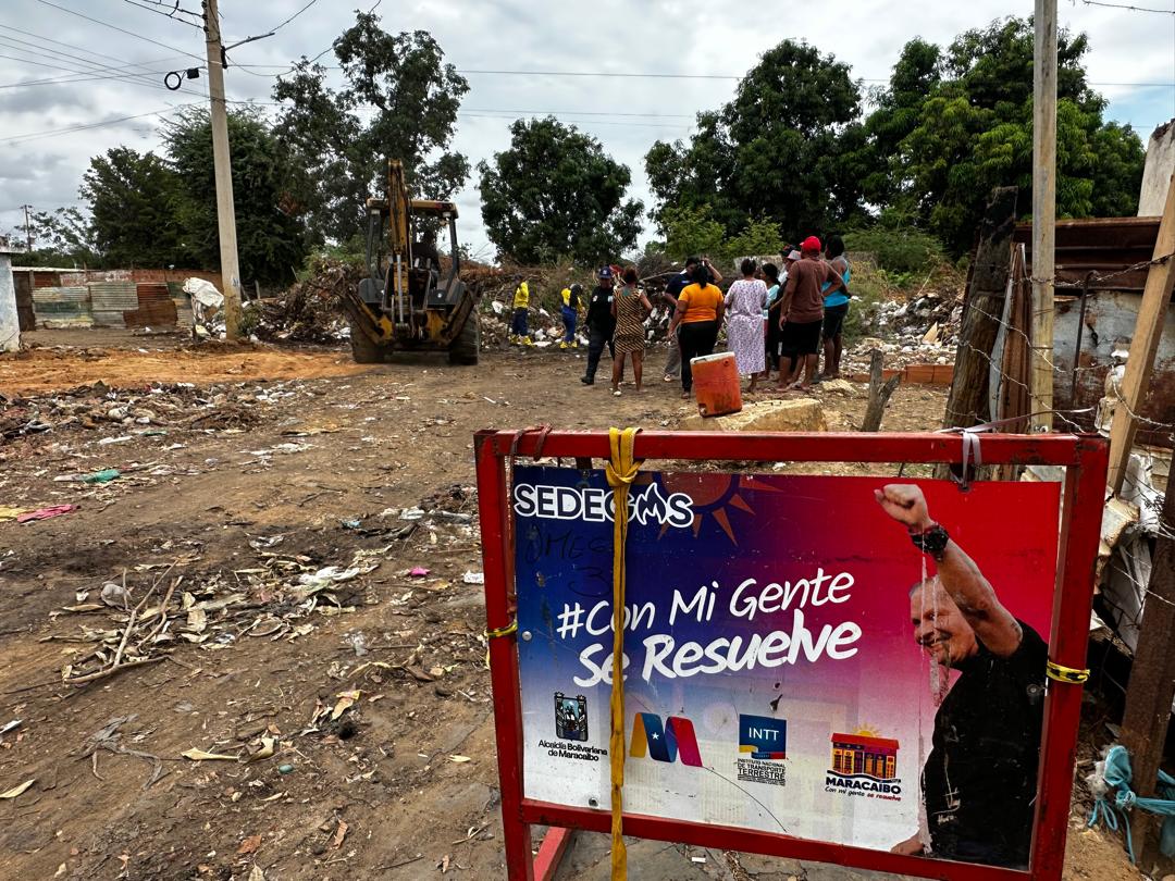 ​Alcaldía de Maracaibo sanea foco de contaminación en el sector Hato Escondido