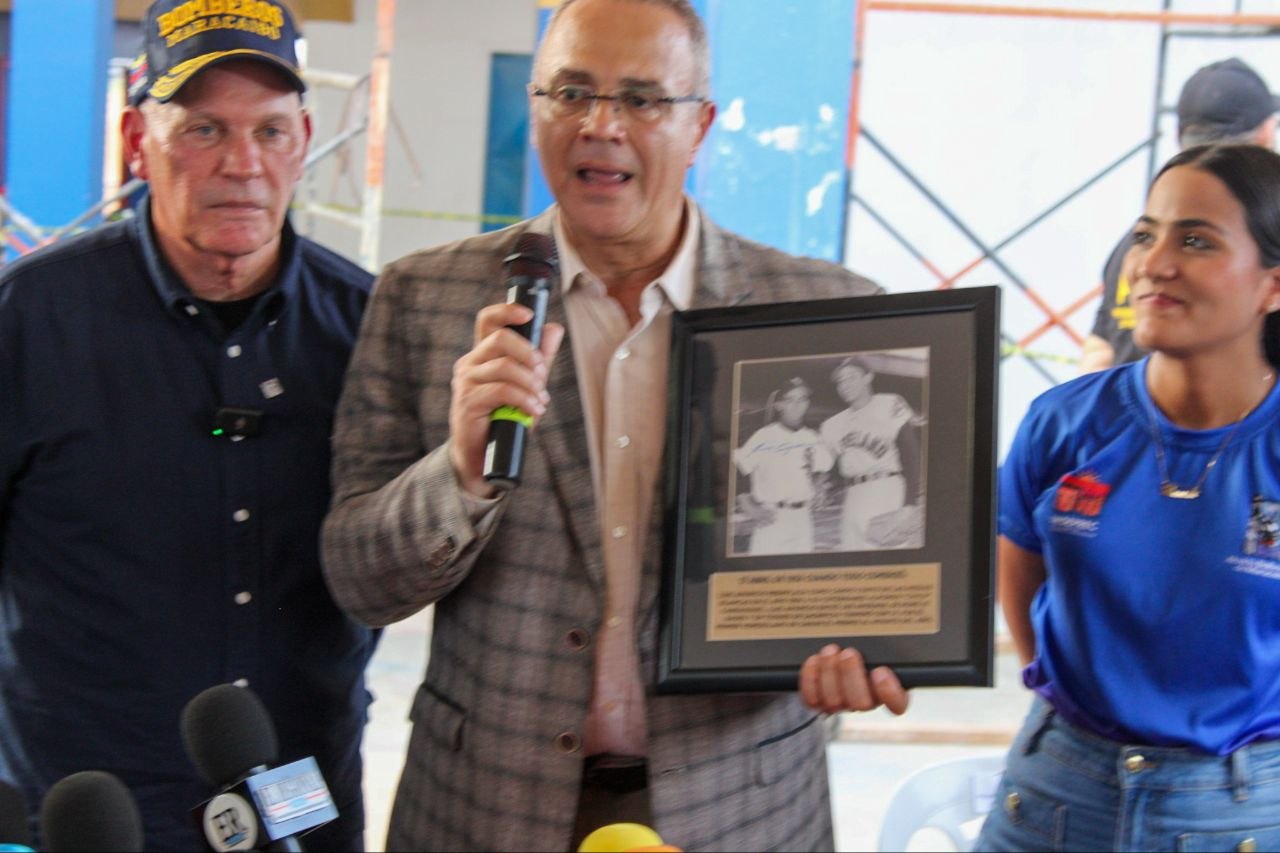 Homenajearán a Luis Aparicio con dos estatuas en Maracaibo