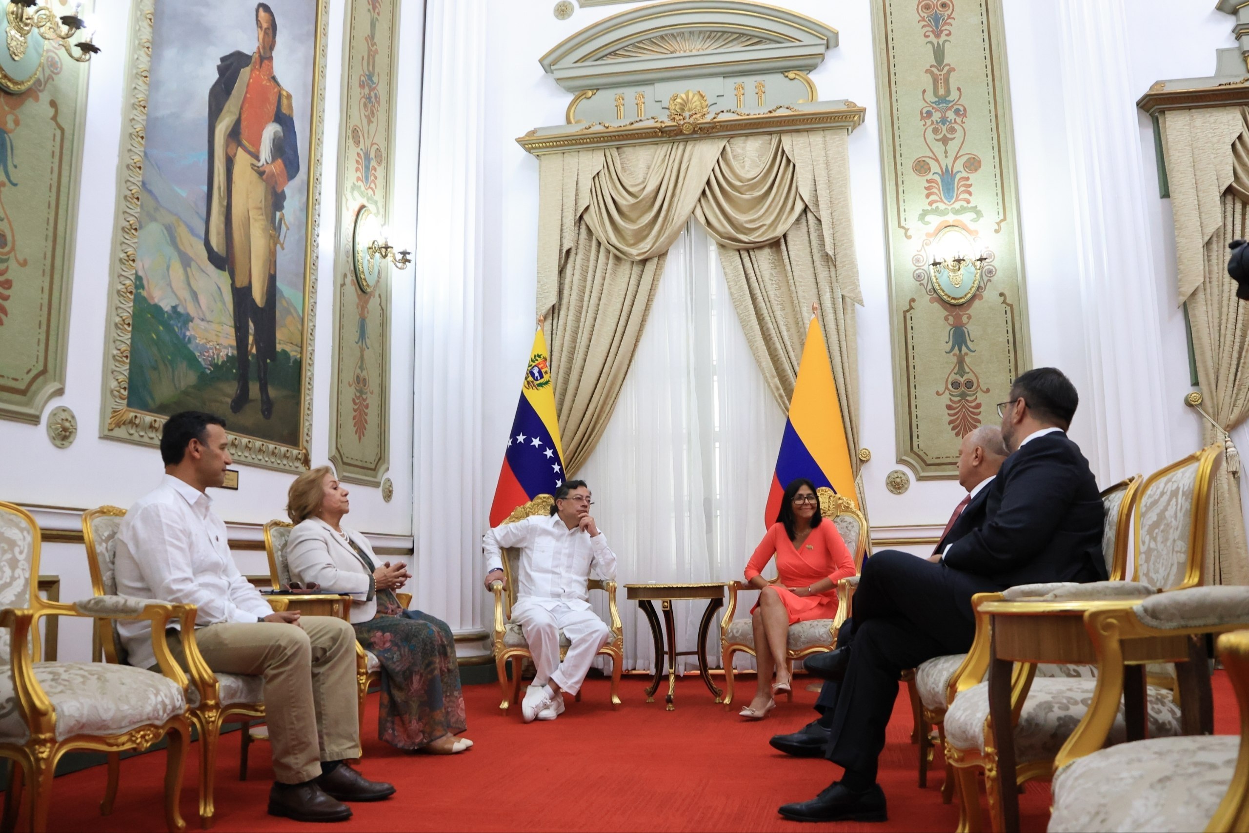 Venezuela y Colombia fortalecen alianzas estratégicas en encuentro presidencial en Miraflores