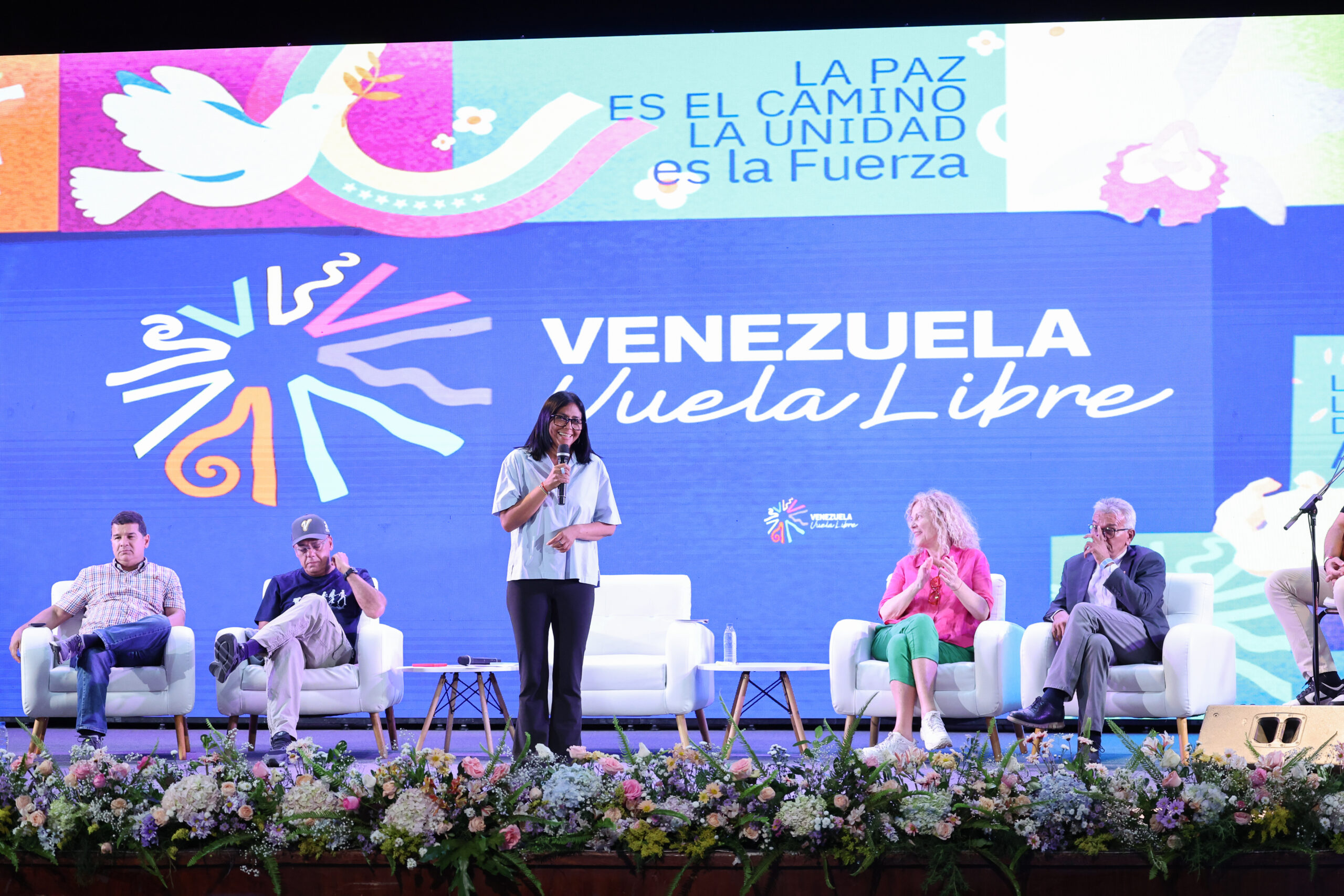 Presidenta (E) Delcy Rodríguez sostiene encuentro con sectores sociales y productivos en Barquisimeto
