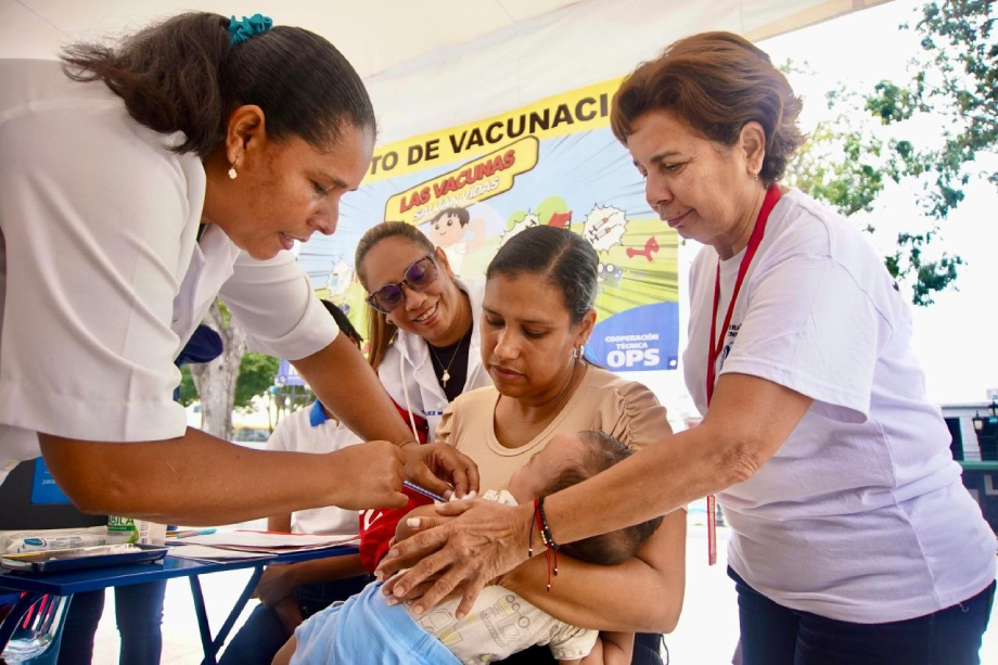 Venezuela inicia Semana de Vacunación con despliegue masivo