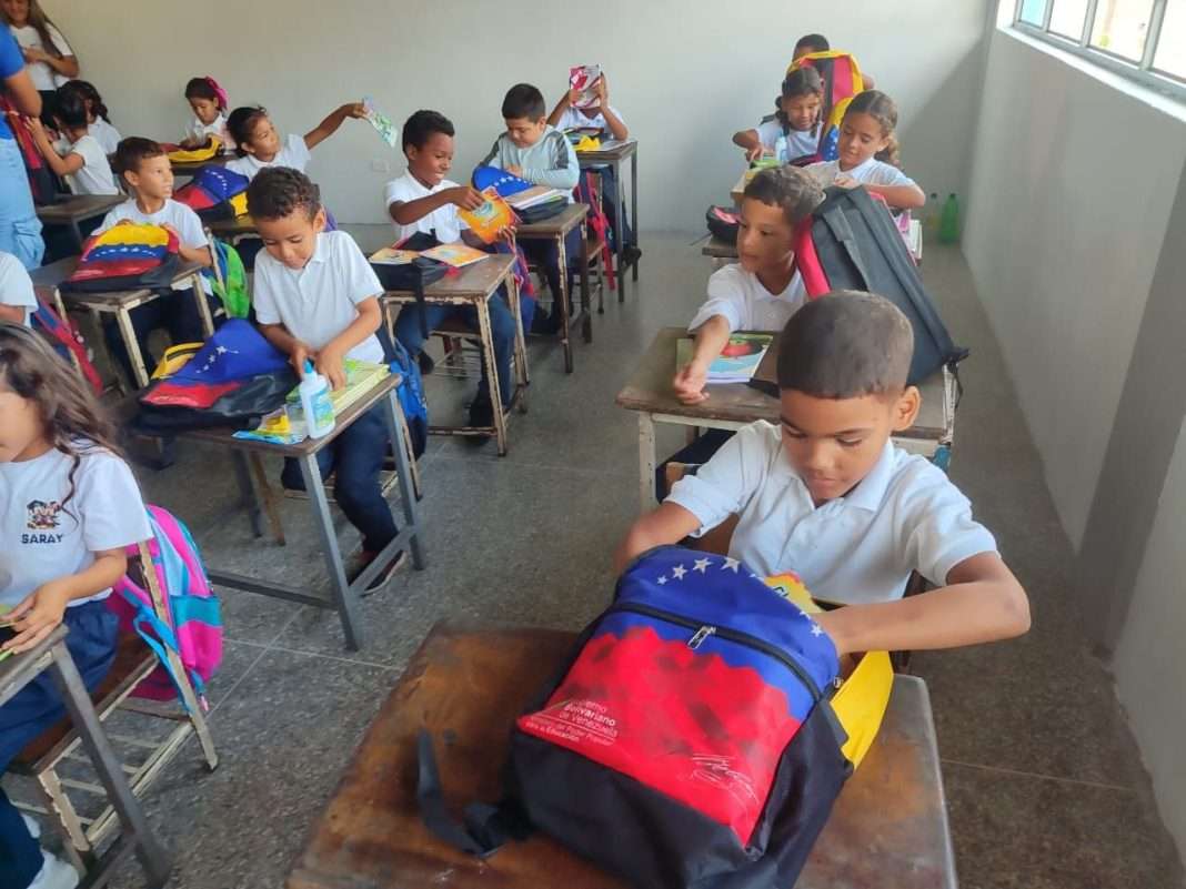 Inicia en Yaracuy distribución integral de calzado y morrales para fortalecer el sistema educativo