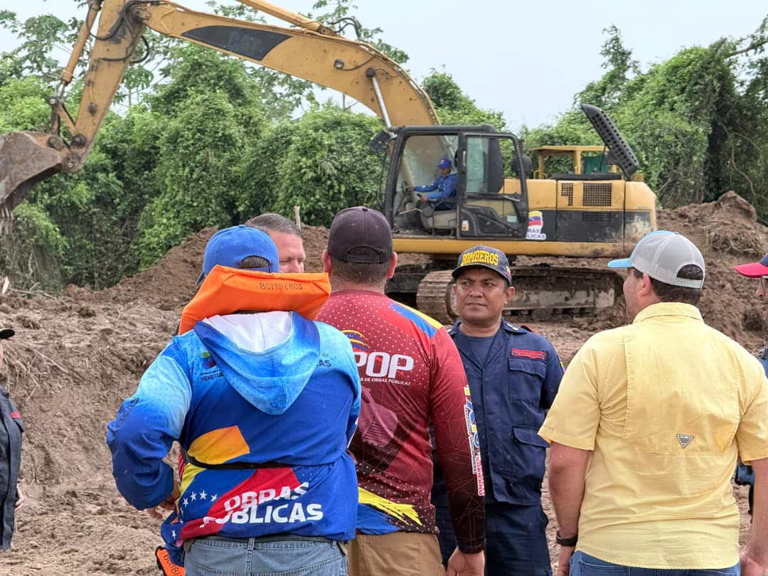 Obras Públicas despliega maquinarias en Guasdualito