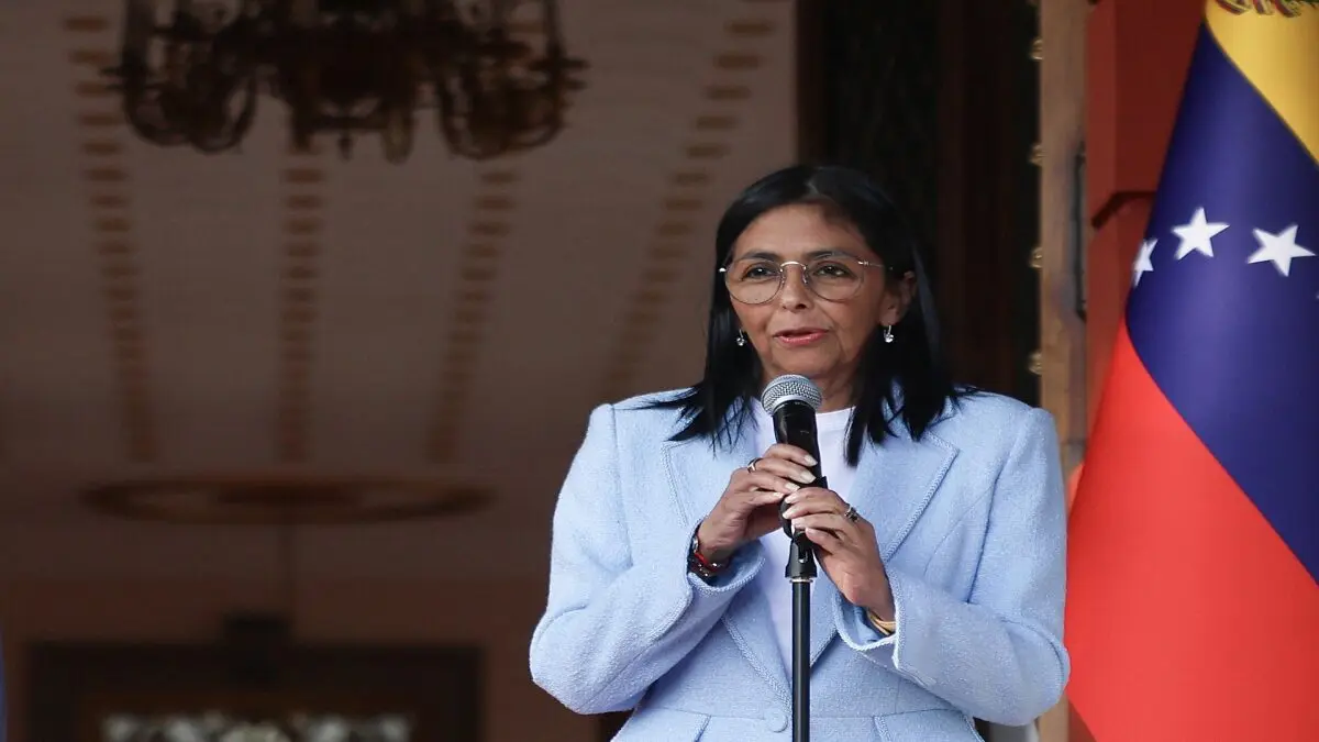 Delcy Rodríguez aprueba acuerdo de paz para mujeres