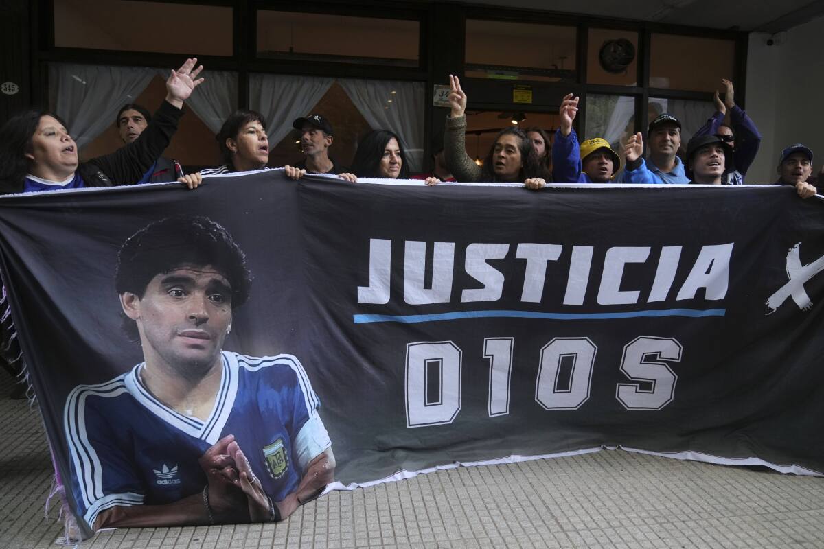 Nuevo juicio por muerte de Maradona comienza desde cero