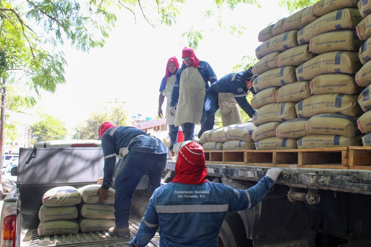 Alianza entre la alcaldía de Maracaibo y la Corporación Socialista del Cemento incorpora venta de cemento a precios solidarios en jornadas integrales