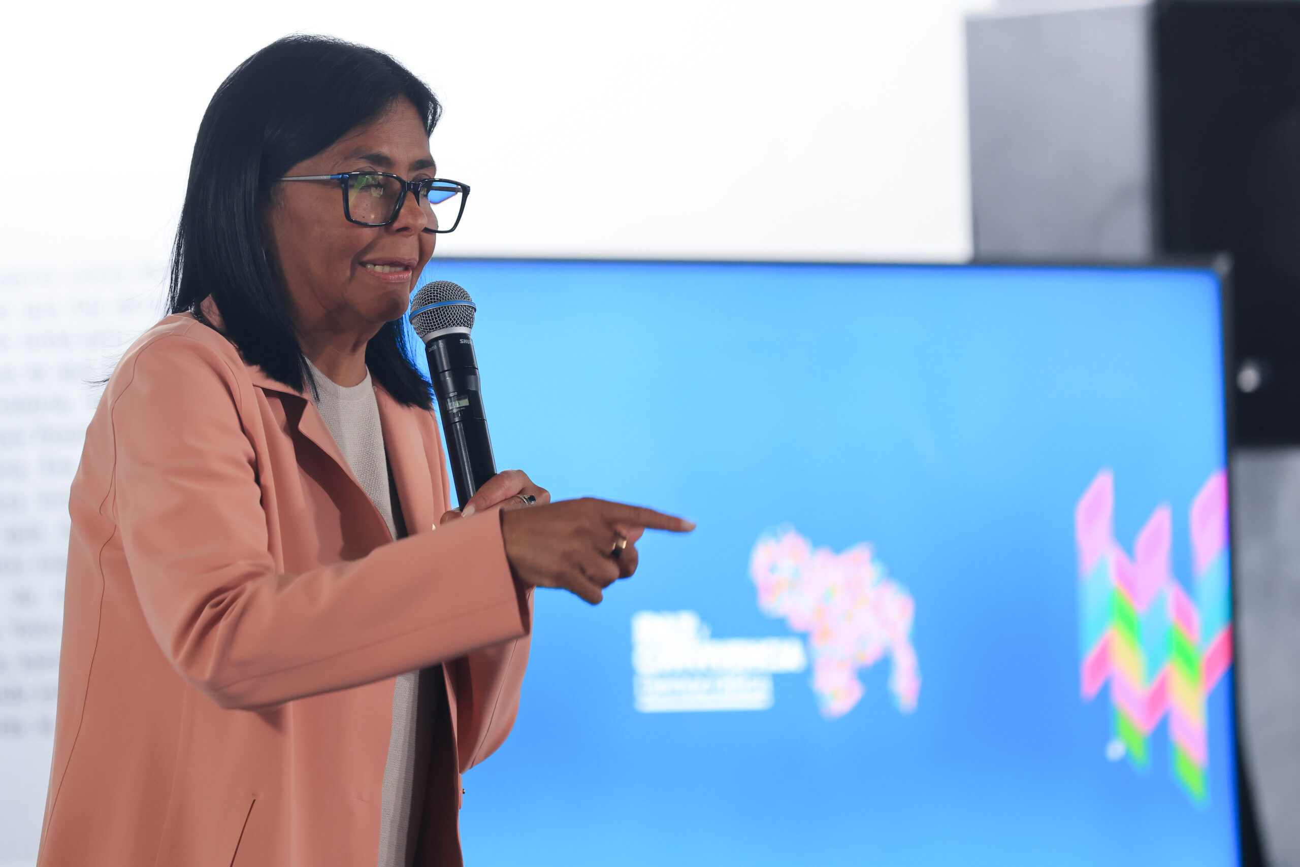 Presidenta (E) Delcy Rodríguez anuncia viaje en las próximas horas para defender derechos sobre el Esequibo
