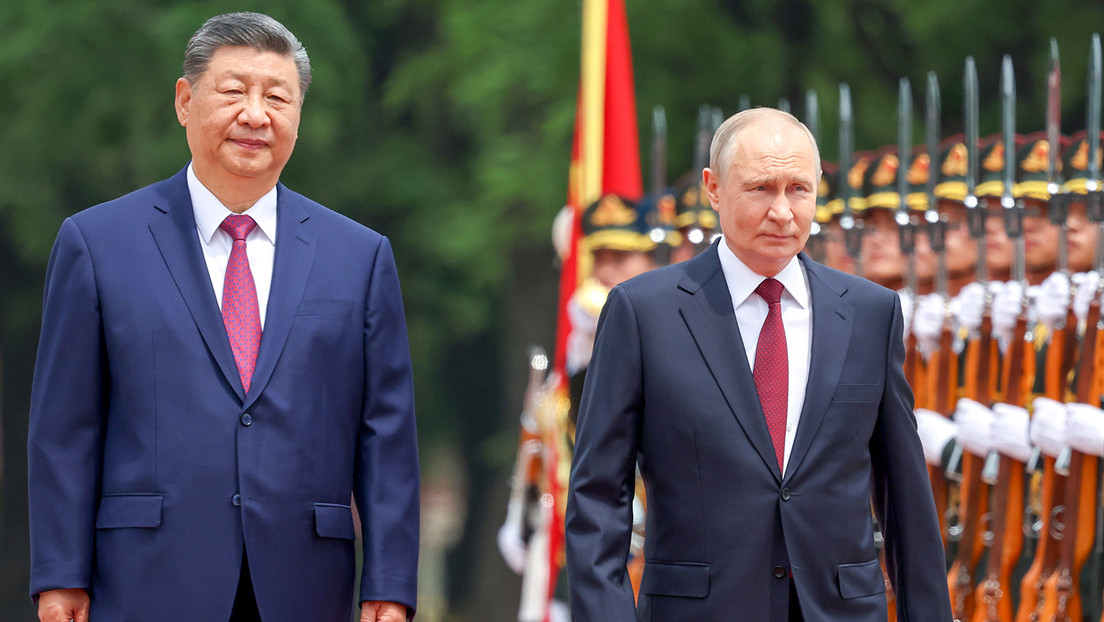 Xi y Putin firman alianza militar frente al dominio de Occidente
