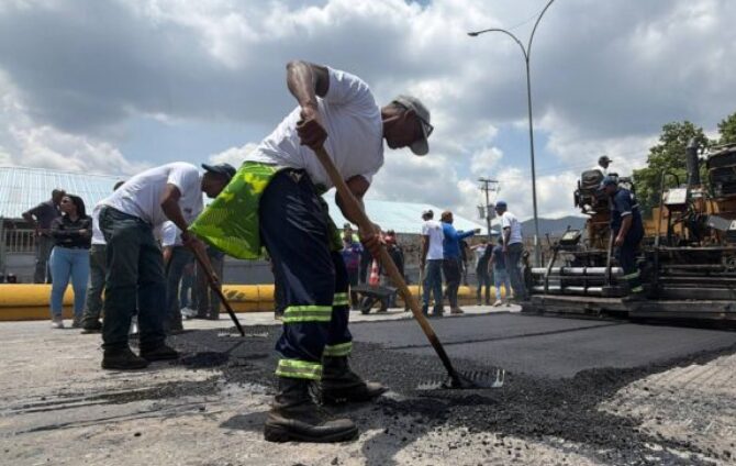 Ministerio de Transporte rehabilita carretera La Yaguara-El Junquito