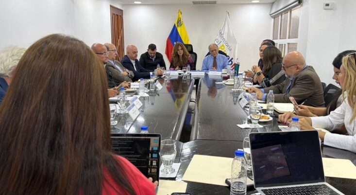Defensora del Pueblo recibe a sectores por derechos humanos