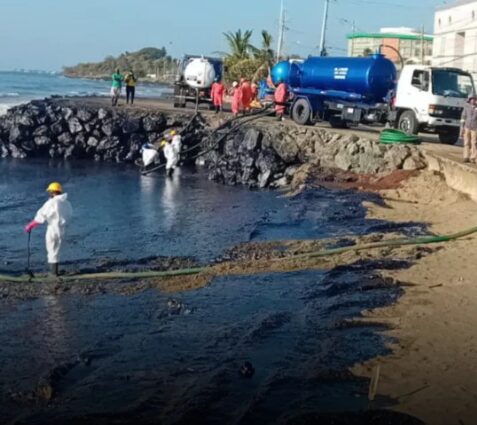 Gobierno activa protocolo por derrame de hidrocarburos