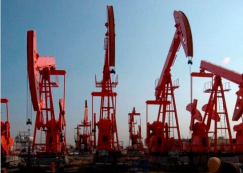 Brent escala a 100 dólares por ataques EE.UU.-Irán