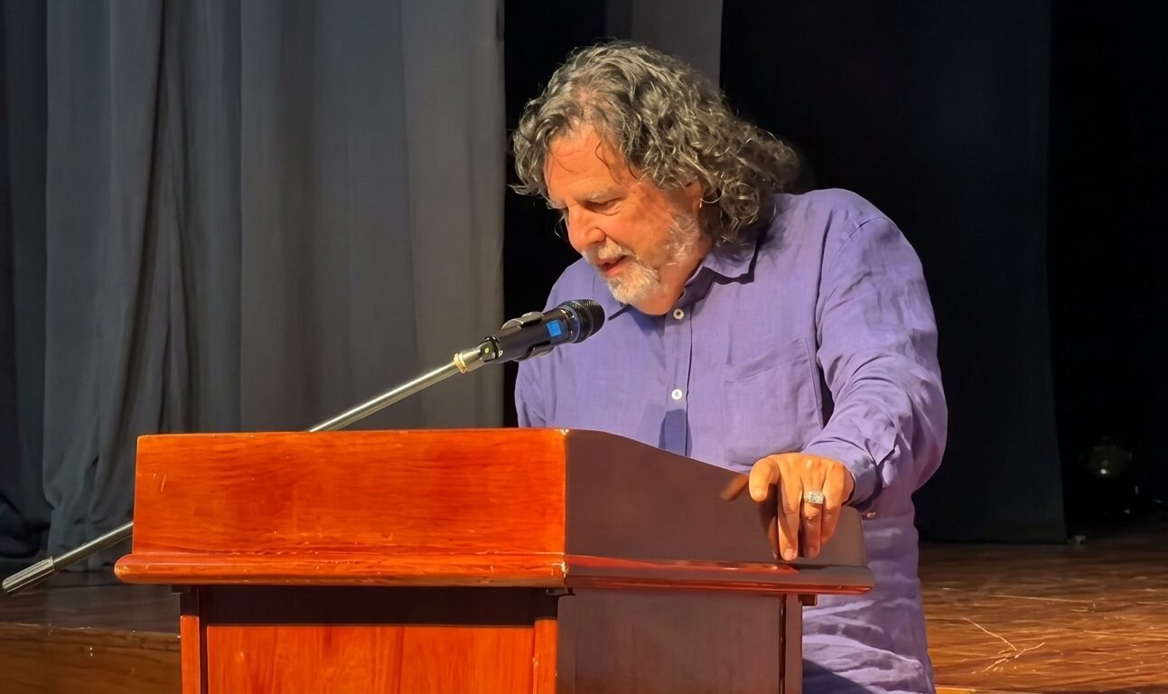 Escuela de Pensamiento Crítico respalda a Delcy Rodríguez