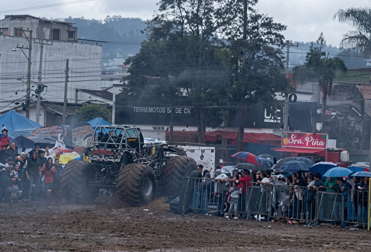 Fatal accidente: Monster Truck pierde el control y deja 3 fallecidos y 38 heridos