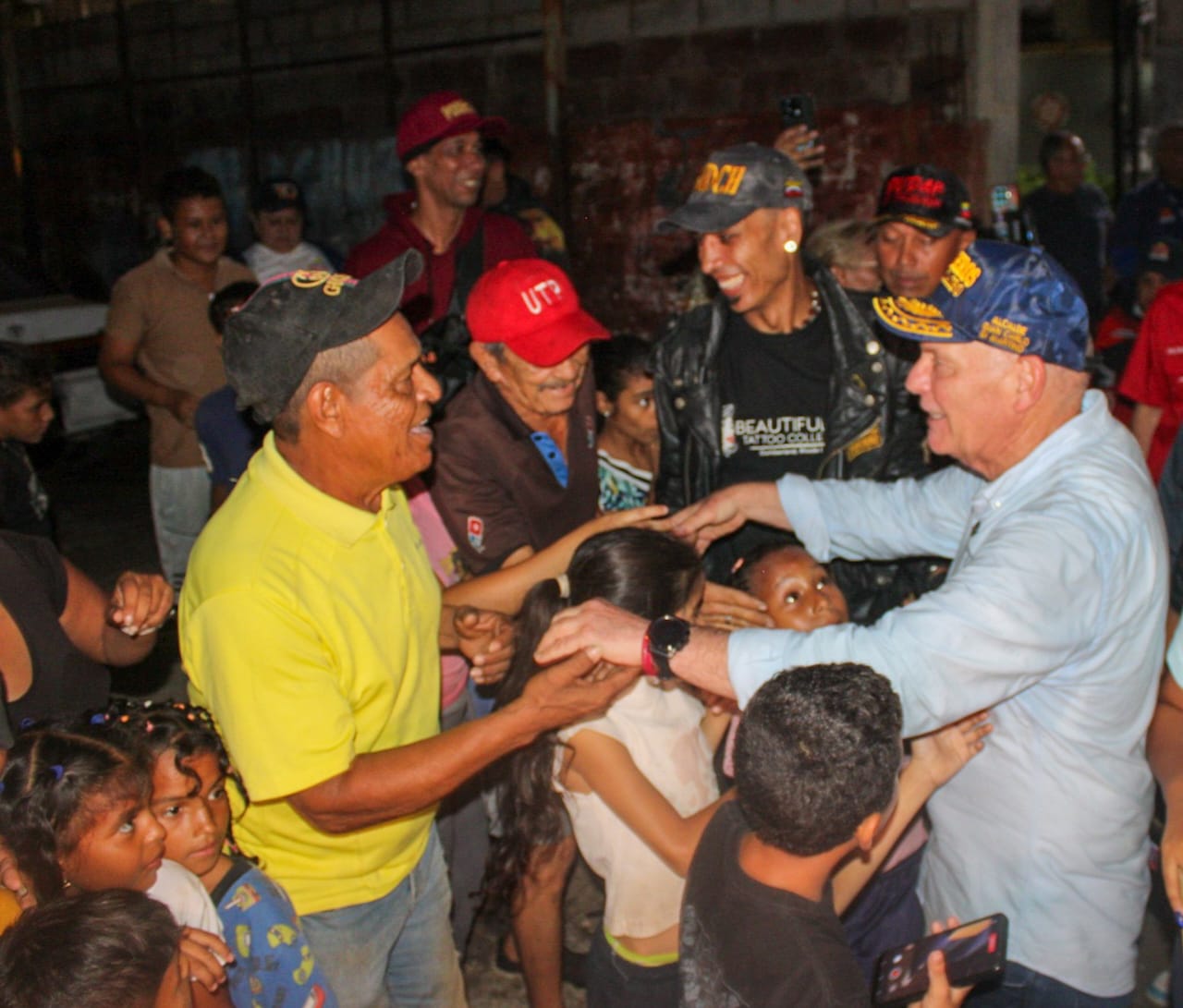 Comuna marabina recibe viviendas y estrena proyecto juvenil