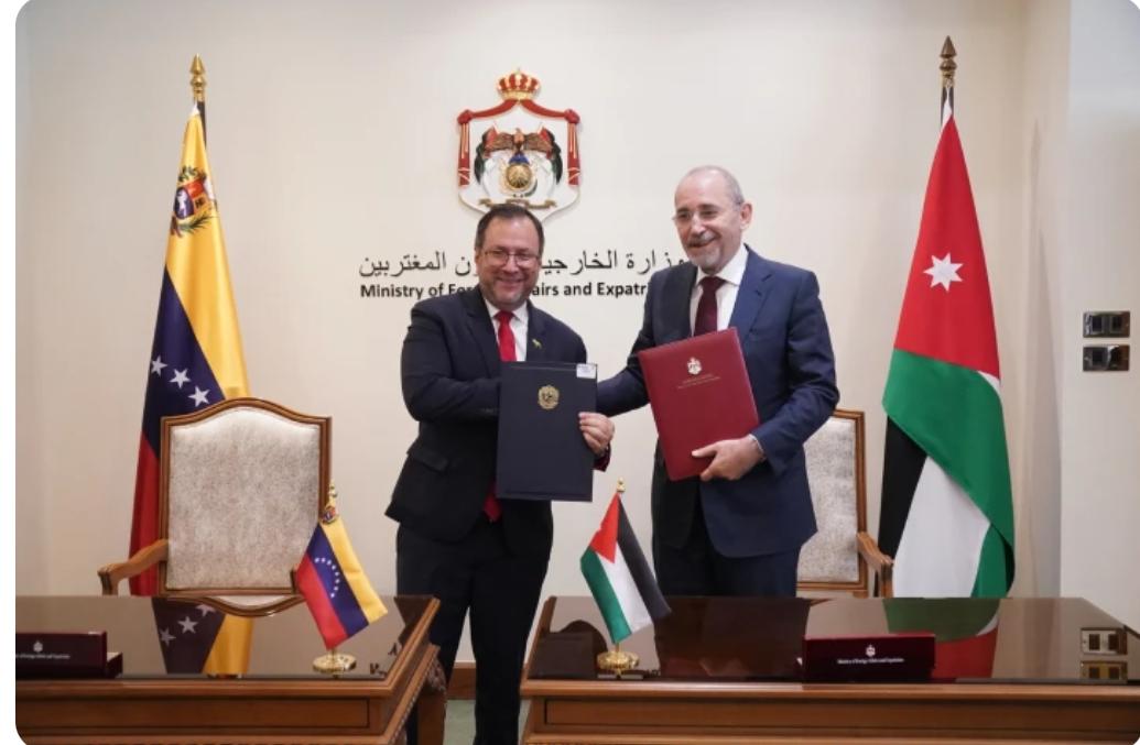 Venezuela y Jordania firman acuerdos de cooperación en Amán