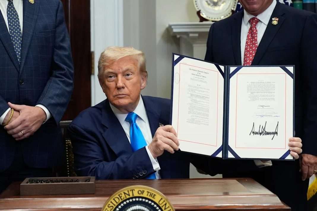 Trump ordena sanciones drásticas contra Cuba y advierte bloqueos en Wall Street a quienes colaboren con la isla