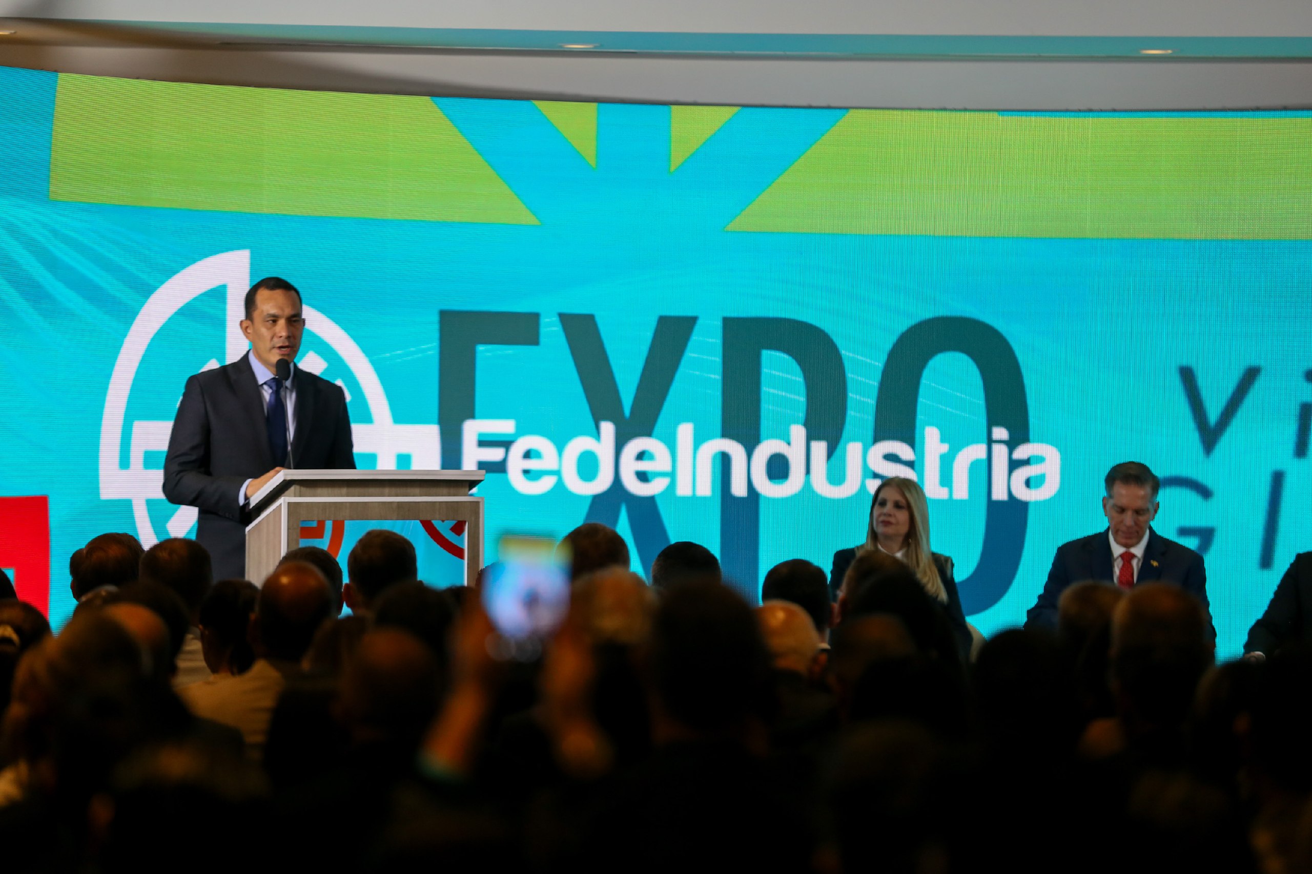 ​¡Guerra a la burocracia! Digitalizarán trámites para industriales