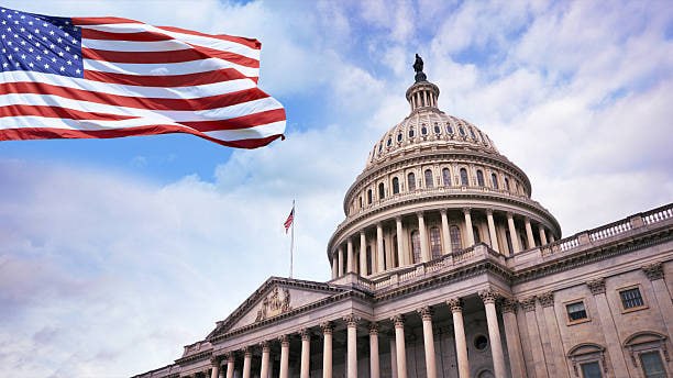 Tensión en el Capitolio: Suspenden ley para detener conflicto con Irán