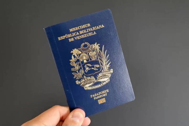 ​Adiós a la espera: Guía rápida para sacar tu pasaporte el mismo día con el Saime