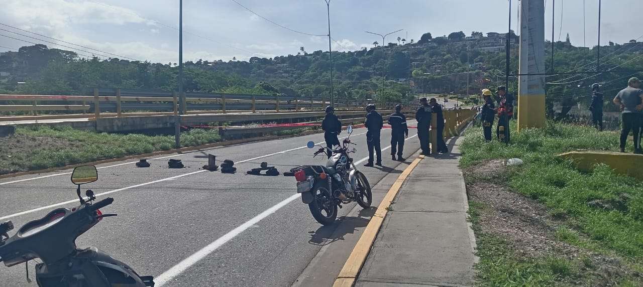 ​¡Emergencia vial en Lara! Colapsa el puente de Santa Rosa y queda incomunicada la vía Barquisimeto-Cabudare