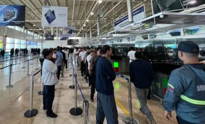 Vuelta a la Patria trae a 145 venezolanos desde Miami