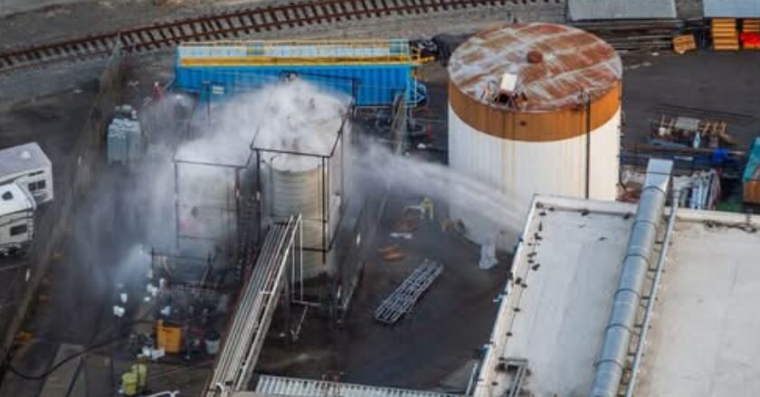 Bomba química en California amenaza con explotar