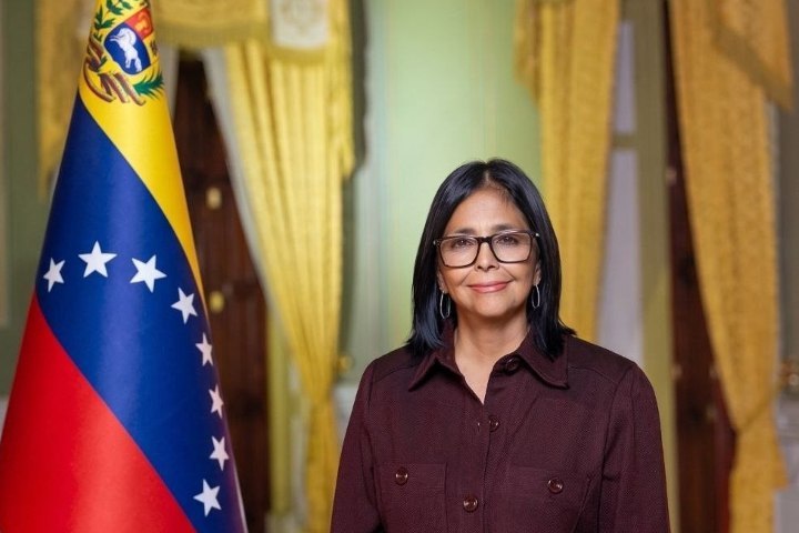 FANB oficializa foto de Delcy Rodríguez como comandante en jefe