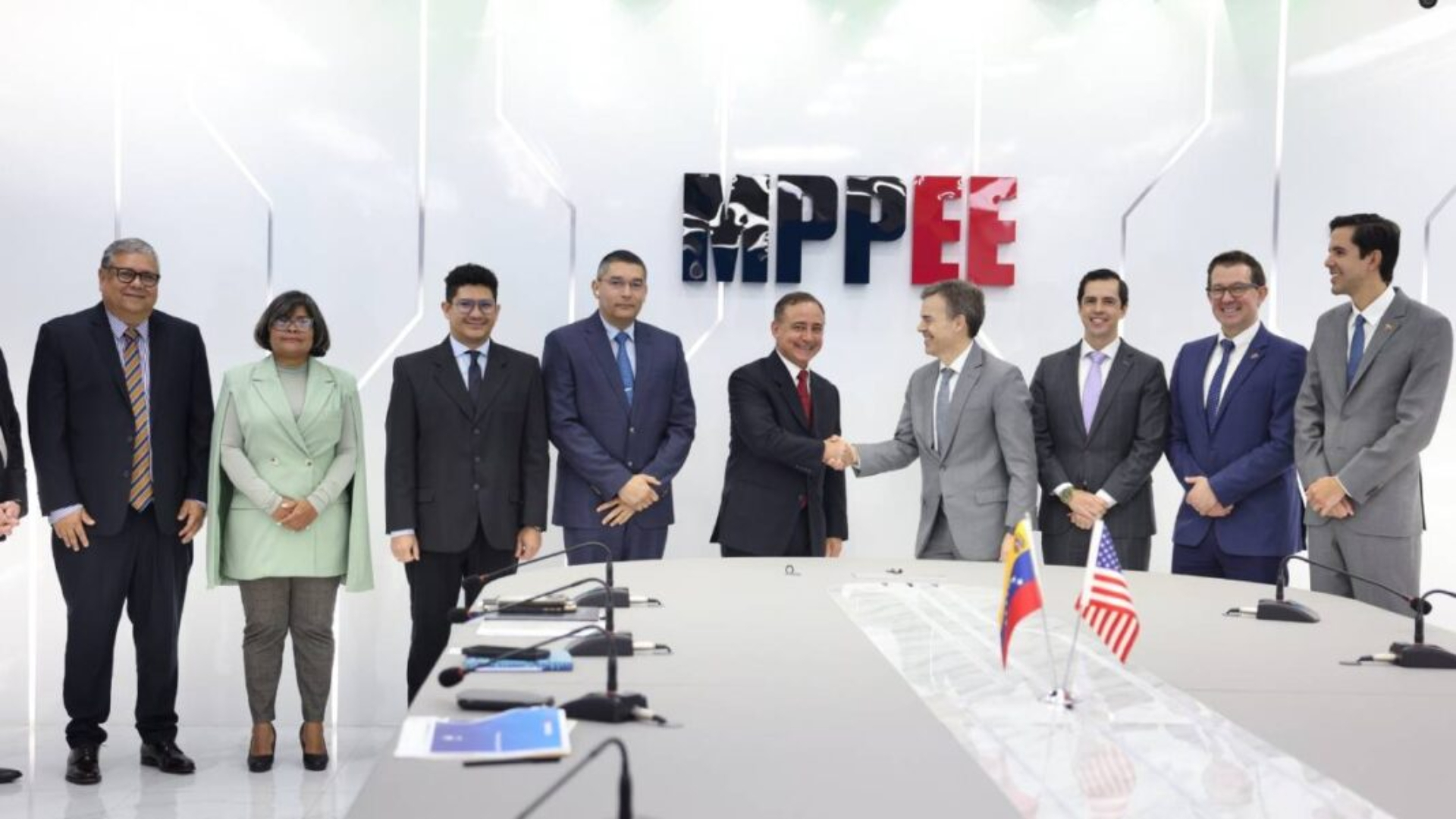 EE. UU. y Venezuela firman alianza para la reconstrucción total del sistema eléctrico
