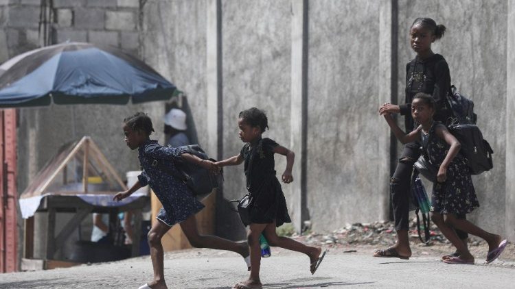 Siete niños muertos y 176 heridos en ataques de bandas en Haití