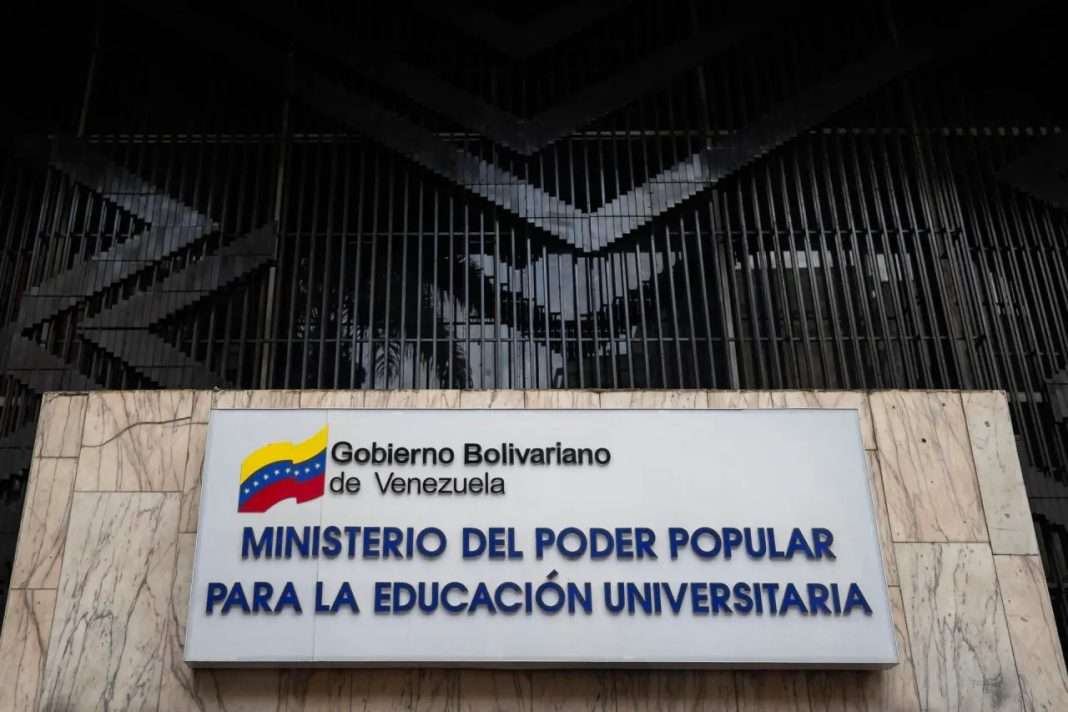 Trámites incompletos congelan el Bono de Responsabilidad Académica en 38 universidades
