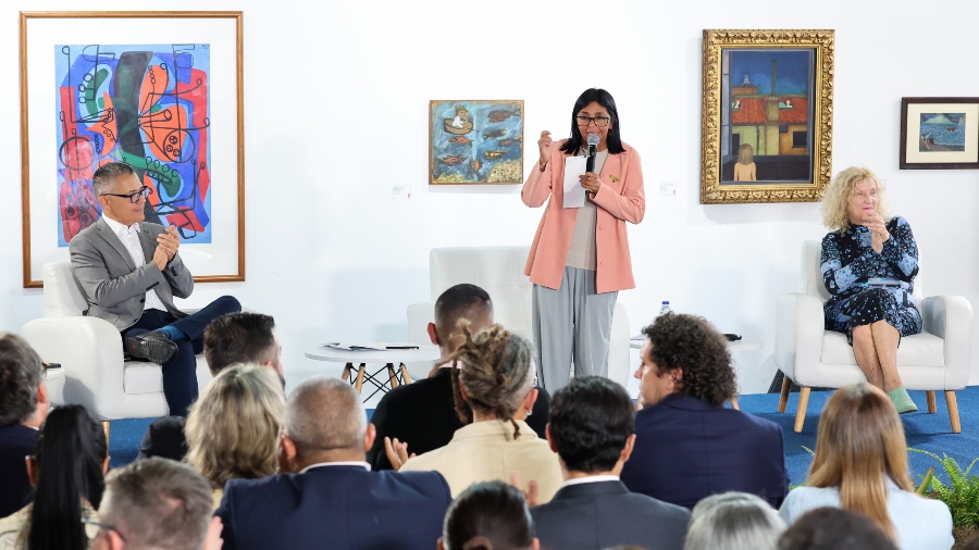 ¿Jueces cobran por la amnistía? Delcy Rodríguez denuncia corrupción judicial