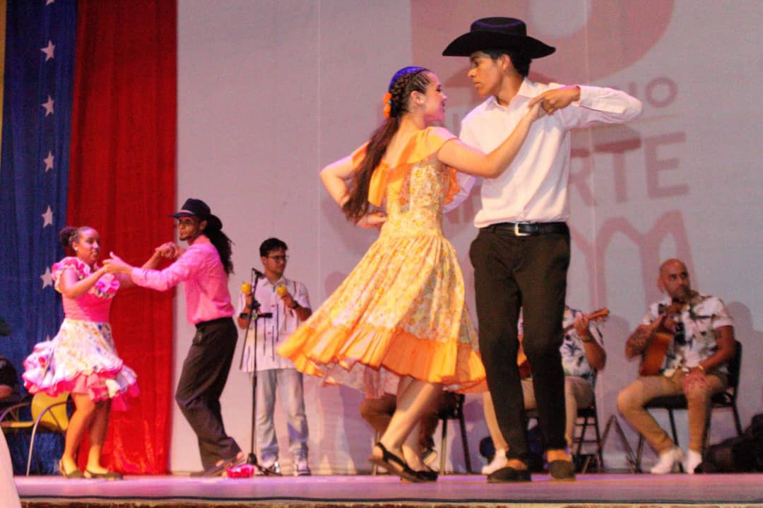 Unearte celebró 18 años de formación artística ininterrumpida