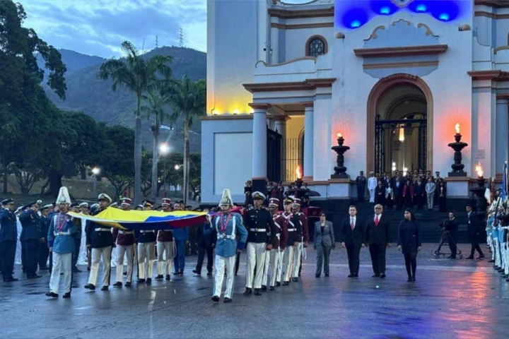 Panteón nacional vibró con los ecos de Carabobo