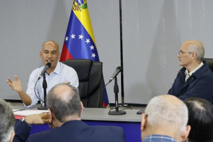Reingeniería estatal: Instalan comisión presidencial para reestructurar el Gobierno