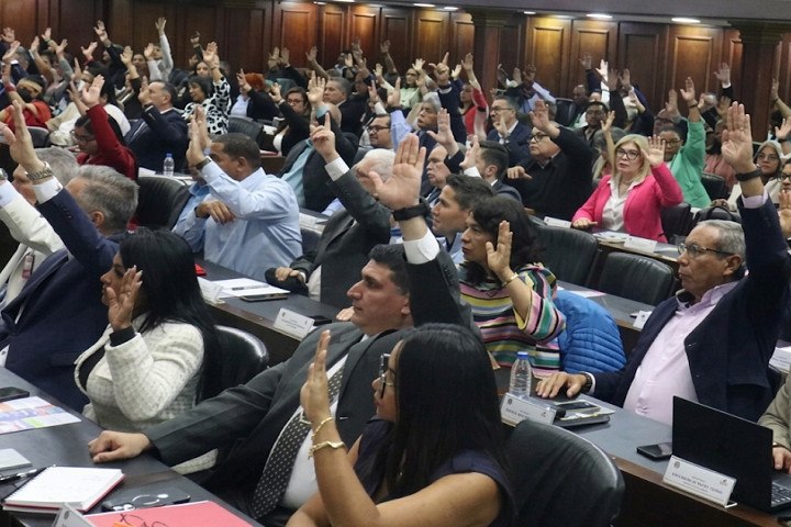 Avanza ley para blindar el Sistema Eléctrico Nacional