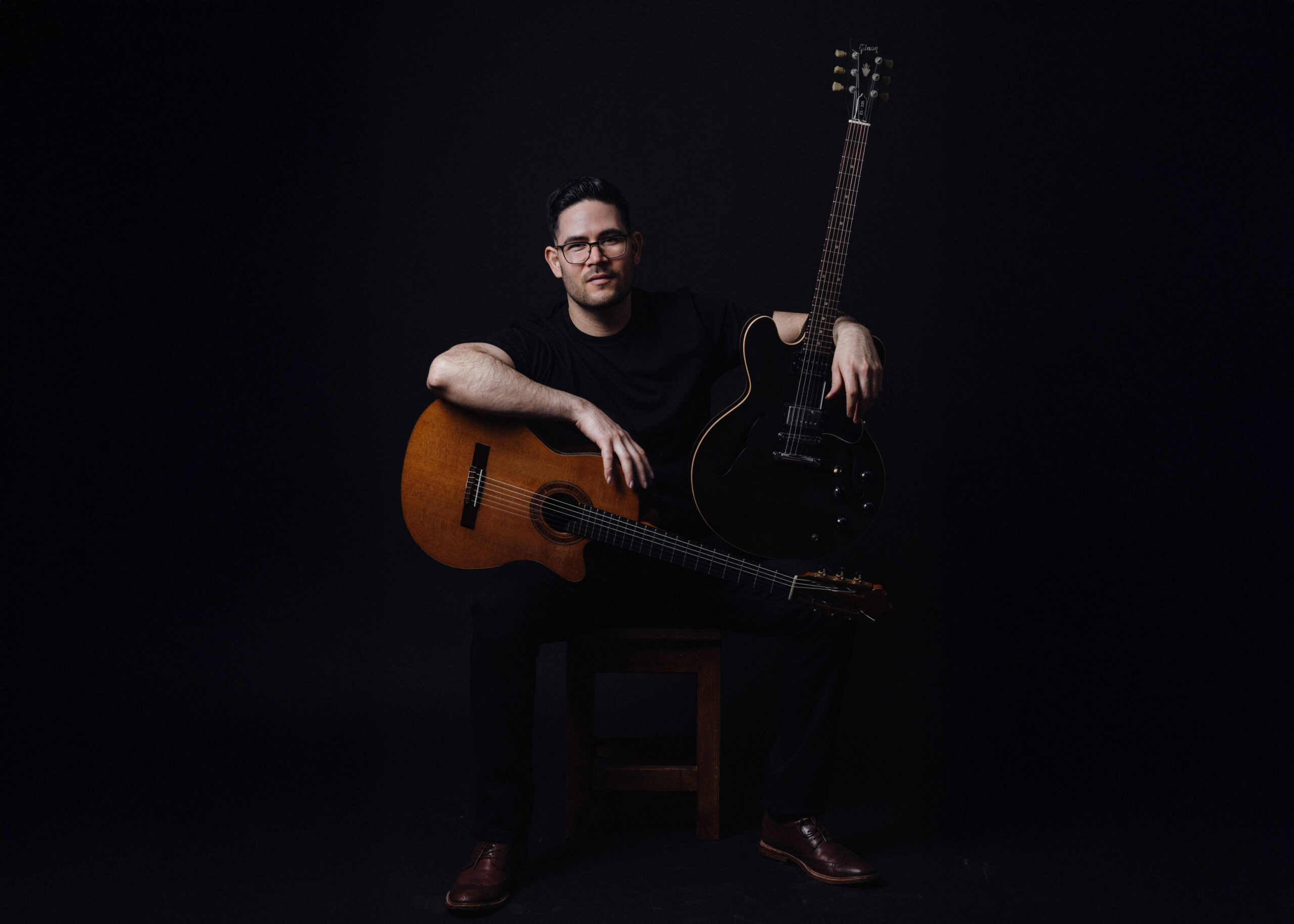 Guitarrista Orlando Molina reinterpreta la canción latinoamericana