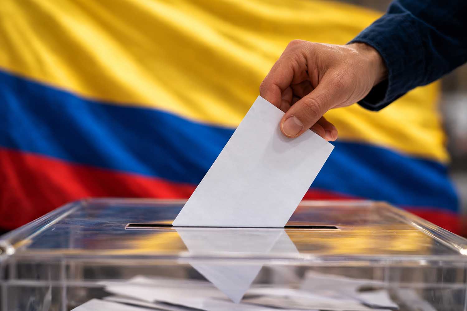 ¿Quién está financiando la campaña de odio en Colombia?